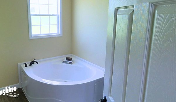 Hybrid / HYB1684-266 (NOW 1684-1012) Bathroom 37951