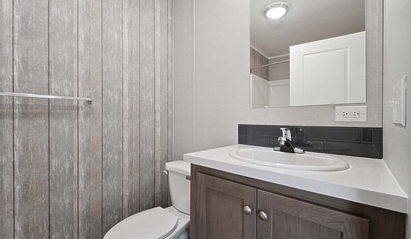 Aspire Singlewides / 1666H32120 Bathroom 146680