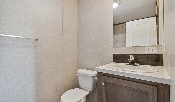 Aspire Singlewides / 1672H32184 Bathroom 146787