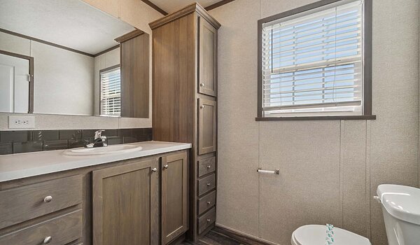 Aspire Singlewides / 1672H32184 Bathroom 146785