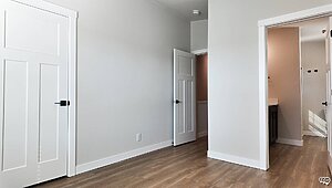 Premier-Residential Attached / Almont Interior 126759