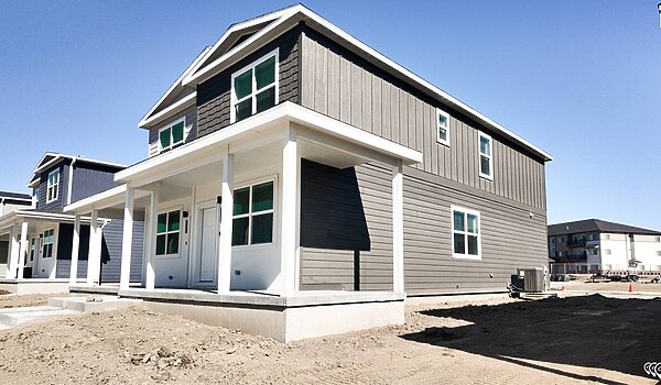 Premier-Residential Attached / Almont Exterior 126763