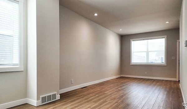 Premier-Residential Attached / Almont Interior 126751