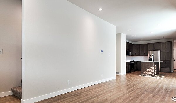 Premier-Residential Attached / Almont Interior 126752