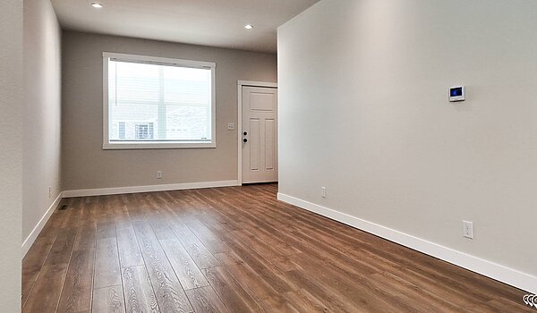 Premier-Residential Attached / Almont Interior 126753