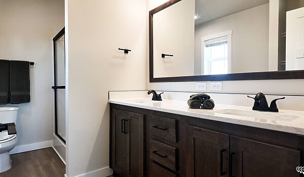 Premier-Residential Attached / Almont Bathroom 126781