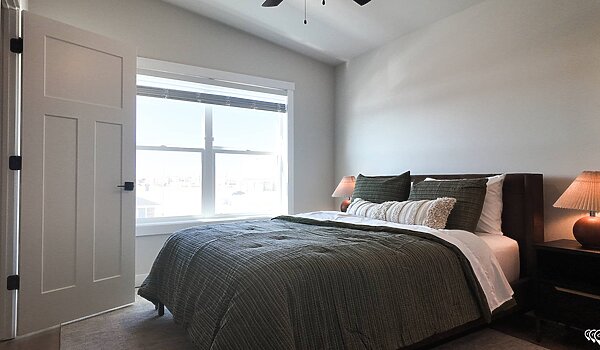 Premier-Residential Attached / Almont Bedroom 126775