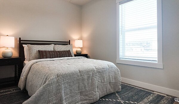 Premier-Residential Attached / Almont Bedroom 126778