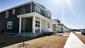Premier-Residential Attached / Almont Exterior 126787