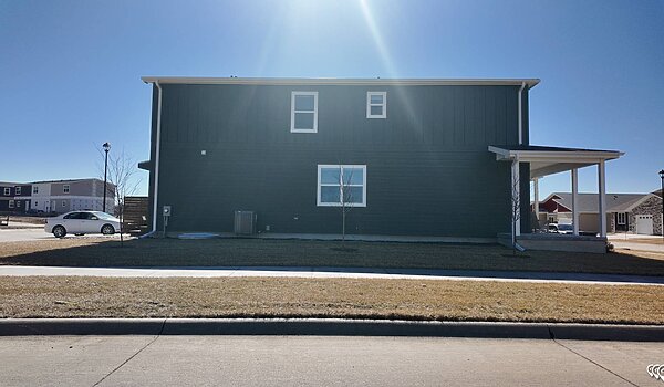 Premier-Residential Attached / Almont Interior 126790