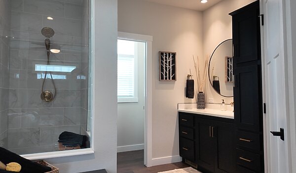 Premier / Prairie Meadows Bathroom 117399