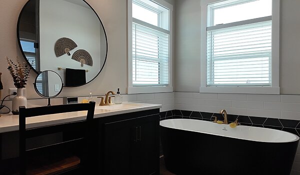 Premier / Prairie Meadows Bathroom 117400