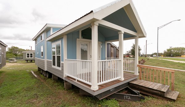 Central Great Plains / APH 527B-SL Exterior 25157