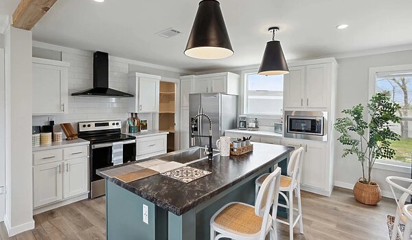 Cedar Creek / 2856H32108 Kitchen 112975