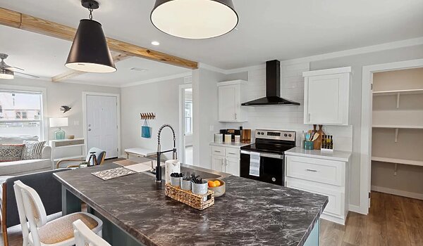 Cedar Creek / 2856H32108 Kitchen 112977
