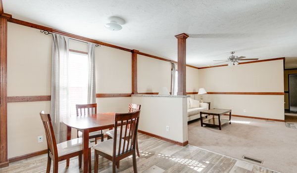 Ultimate / UT1301 Interior 26997