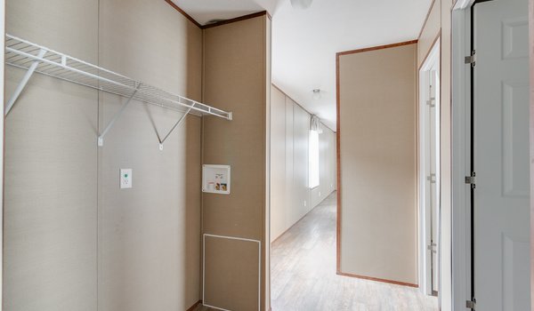 Cottage / 7107 Interior 27018