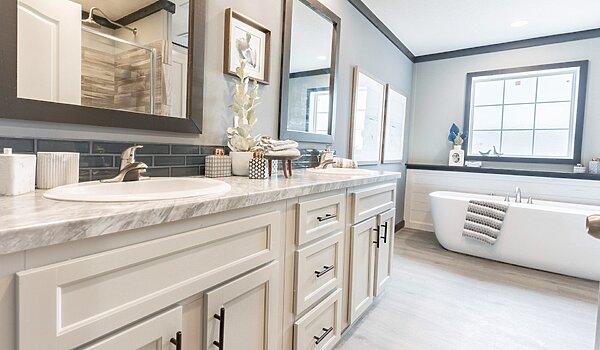 Lifestyle / The Sparrow LY32725A Bathroom 94693