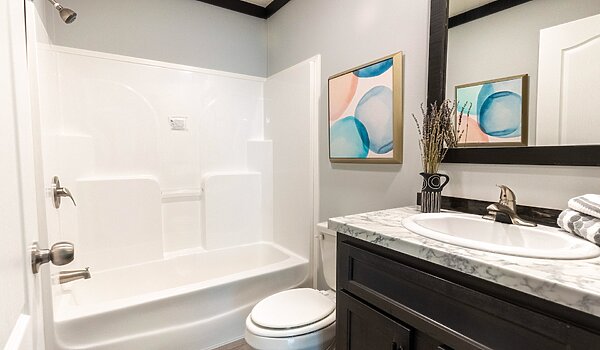 Lifestyle / The Sparrow LY32725A Bathroom 94697