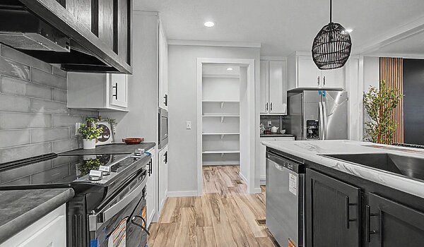 Alpha / Atmos 28603N Interior 130455