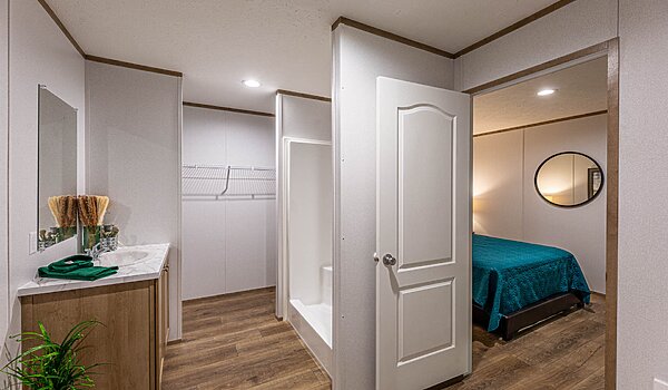 Phoenix / 16562A Bathroom 120275