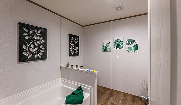 Phoenix / 16562A Bathroom 120277