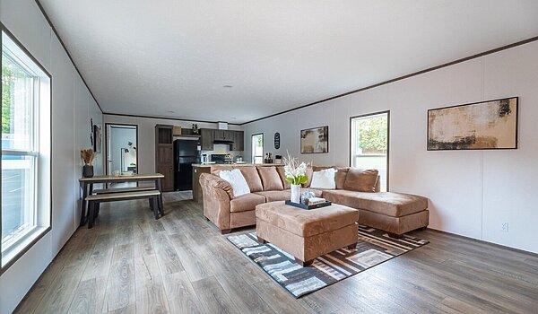 Phoenix / The Phoenix 76 16763A Interior 120303