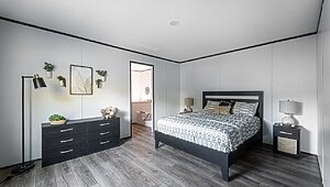 Phoenix / The Phoenix 76 16763A Interior 120310