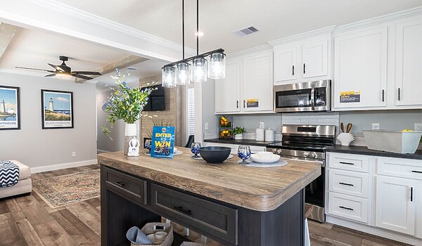 Lifestyle / The Retreat LY16642A Kitchen 126340