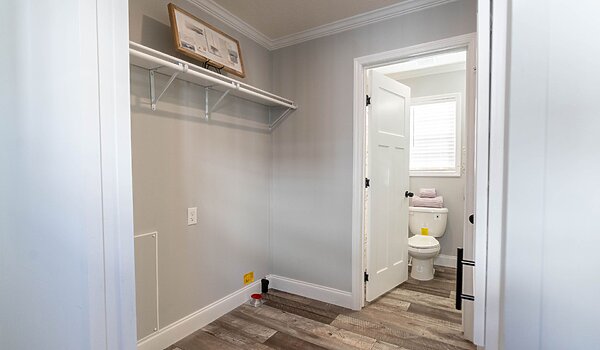 Lifestyle / The Retreat LY16642A Utility 126348