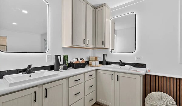 Alpha / Aura 28644N Interior 134130