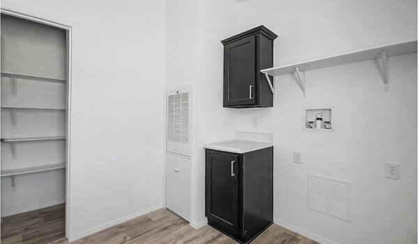 Edge / EG-28563C Interior 129649