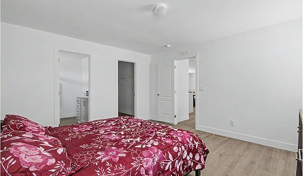 Velocity / VE-24603A Interior 129744