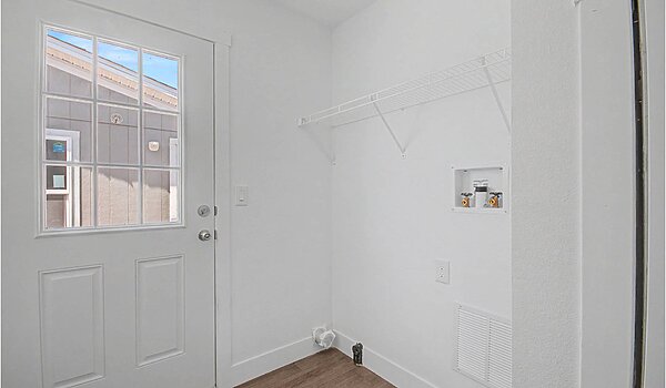 Velocity / VE-24603A Interior 129750