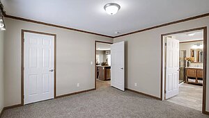 Essentials / A25609 Bedroom 116326