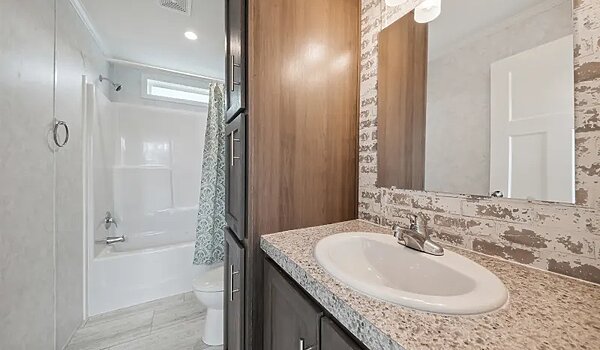 Essentials / 1666H22197 Bathroom 116349