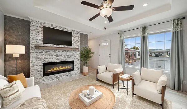 Essentials / 1666H22197 Interior 116344