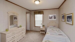 Essentials / 46427 Bedroom 116381