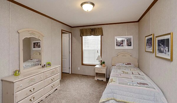 Essentials / 46427 Bedroom 116381