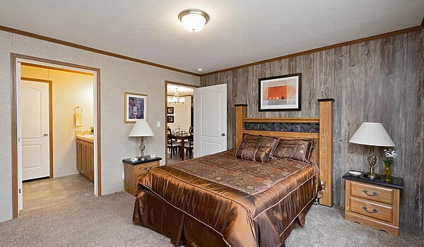 Essentials / 46427 Bedroom 116380