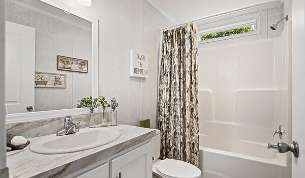 Essentials / 26402 Bathroom 116395