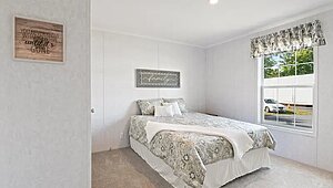 Essentials / 26402 Bedroom 116394
