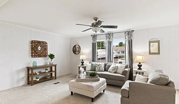 Essentials / 26402 Interior 116386
