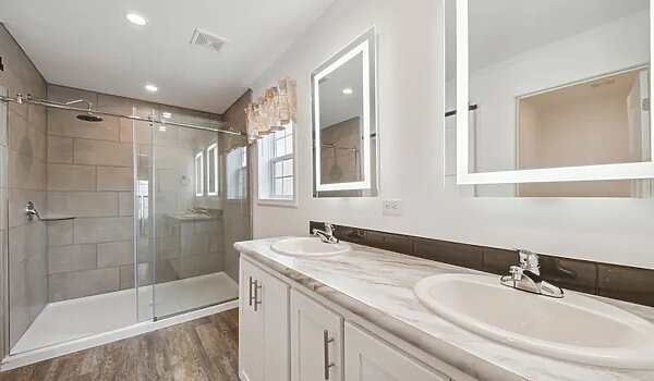 Essentials / 2863H32G04 Bathroom 116404