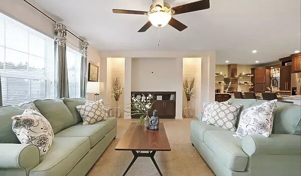 Essentials / A26008 Interior 116445