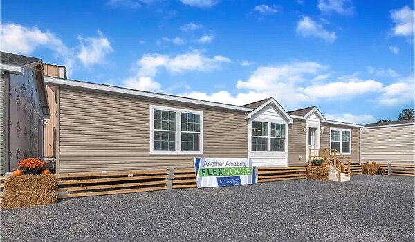Essentials / A26010 Exterior 116465