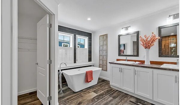 Essentials / A26010 Bathroom 116462