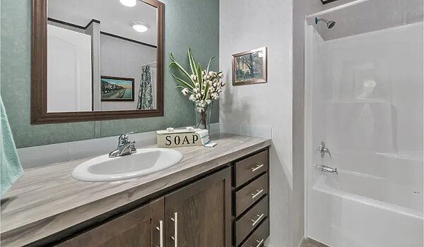 Essentials / A25615 Bathroom 116497