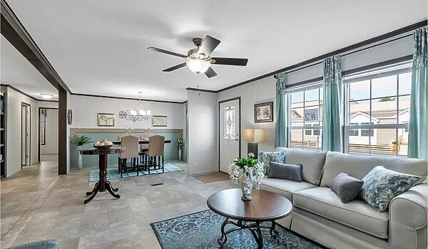 Essentials / A25615 Interior 116486