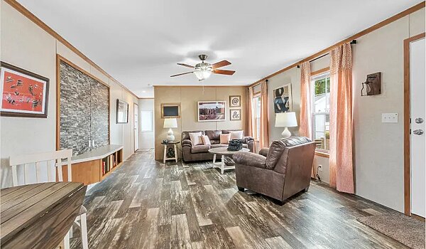 Essentials / L27618 Interior 116514